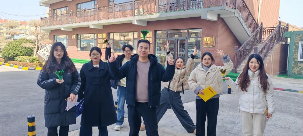 Activité animée de coups de pied de volant de Zemeijia.