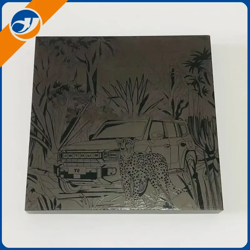 Boîte-cadeau noire gaufrée mate